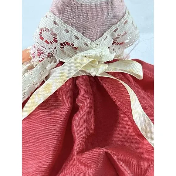 Vintage 6” European Folk Costume Doll Lace Shawl Gold Cross Red Skirt - Picture 6 of 8